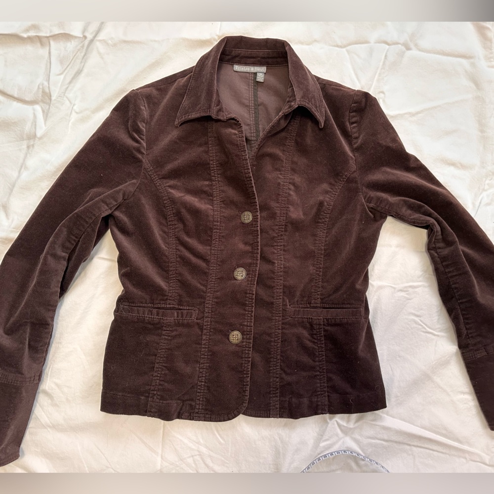 Size Medium, Tristan & Iseut chocolate brown velvet-y jacket